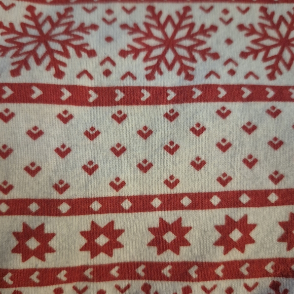 Cozy Carter's Medium Christmas Pajama Set – Perfect for Holiday Cheer! - Picture 10 of 13